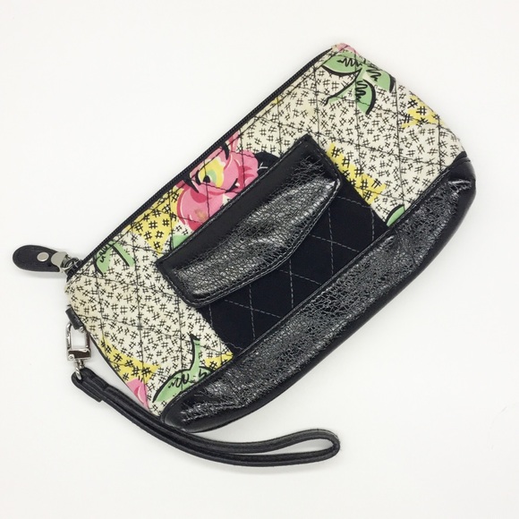 Vera Bradley Handbags - Vera Bradley Wristlet Quilted Roses Cosmetic Bag